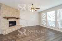 Click to view - 002-photo-living-room-11441964.jpg