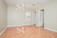 Click to view - 005-photo-main-bedroom-15205165.jpg