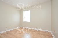 Click to view - 010-photo-bedroom-15205175.jpg