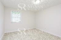 Click to view - 010-photo-bedroom-8243235.jpg