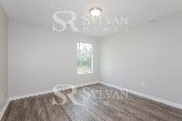 Click to view - 011-photo-bedroom-11494161.jpg