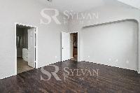 Click to view - 009-photo-main-bedroom-12256700.jpg