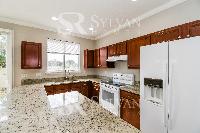 Click to view - 007-photo-kitchen-12217968.jpg