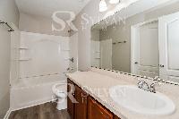 Click to view - 010-photo-main-bathroom-12217966.jpg