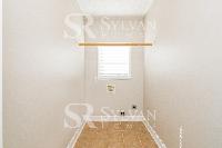 Click to view - 010-photo-walk-in-closet-10282087.jpg