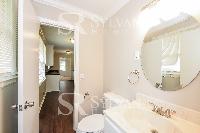 Click to view - 009-photo-main-bathroom-9298889.jpg