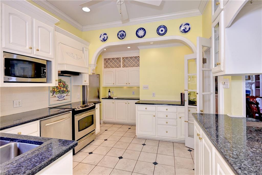 30 Ferguson Cove Newport News VA 23606 Liz Moore and Associates