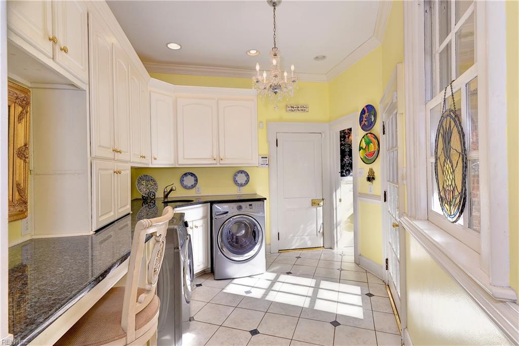 30 Ferguson Cove Newport News VA 23606 Liz Moore and Associates