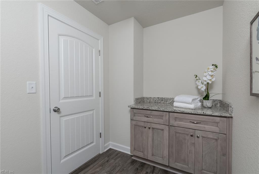 22019 Brewers Neck Blvd Liz Moore and Associates