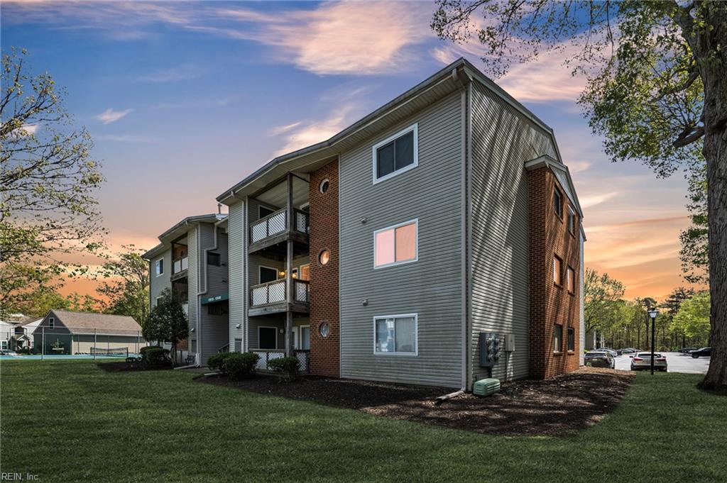 DAYBREAK CONDOS
