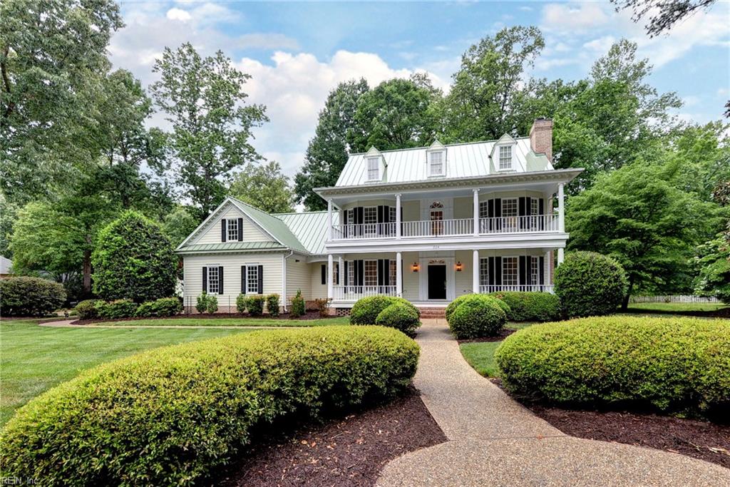 HOLLY HILLS