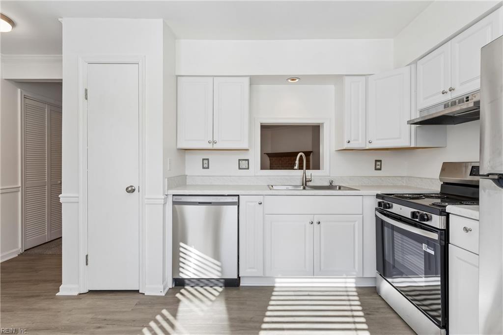 YORK CROSSING TOWNHOUSES