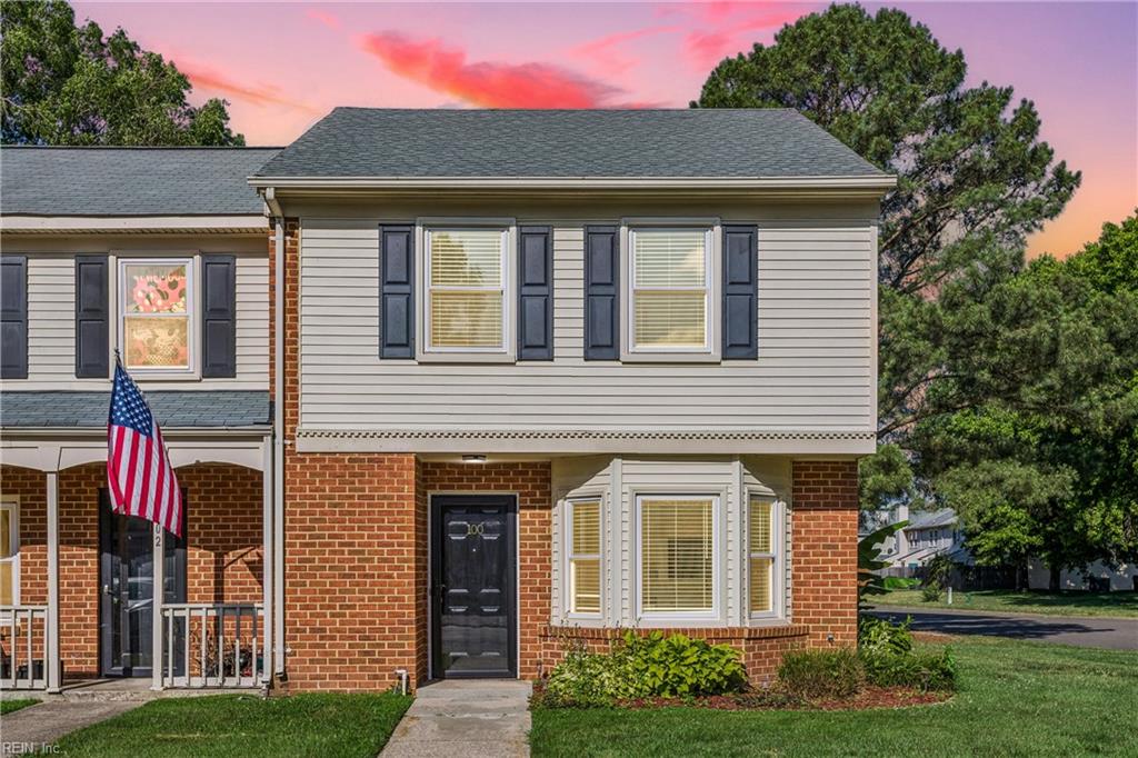 YORK CROSSING TOWNHOUSES