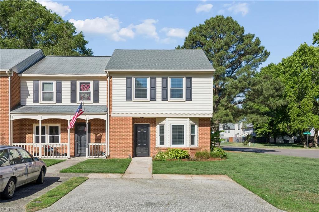 YORK CROSSING TOWNHOUSES