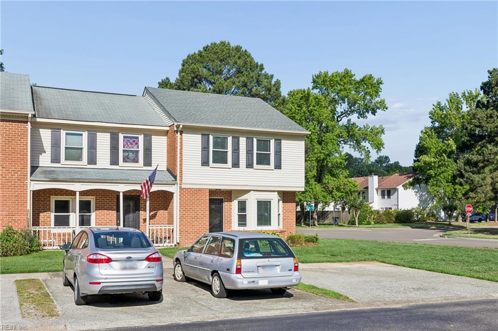YORK CROSSING TOWNHOUSES