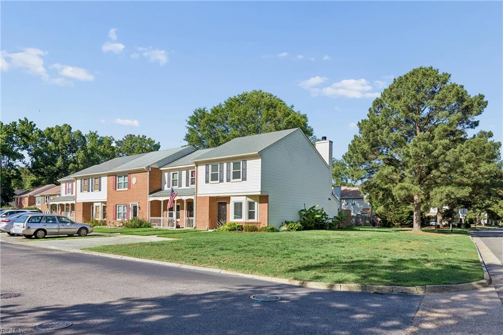 YORK CROSSING TOWNHOUSES