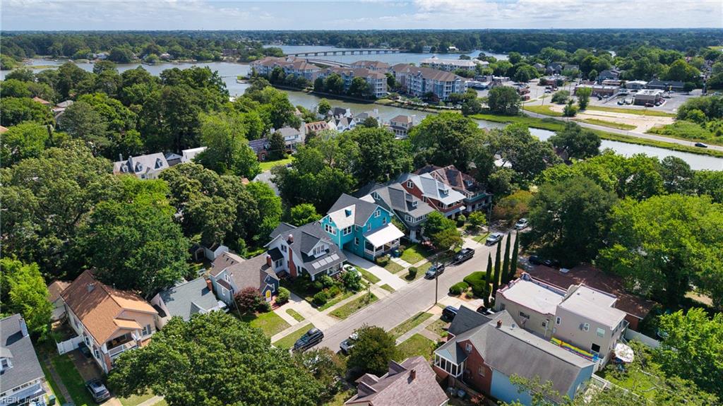 COLONIAL PLACE