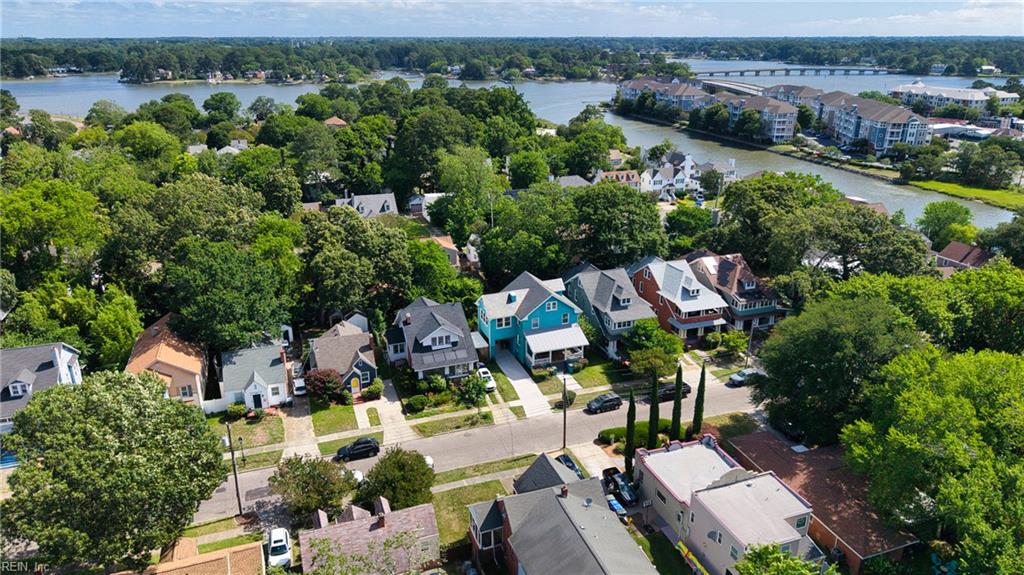 COLONIAL PLACE