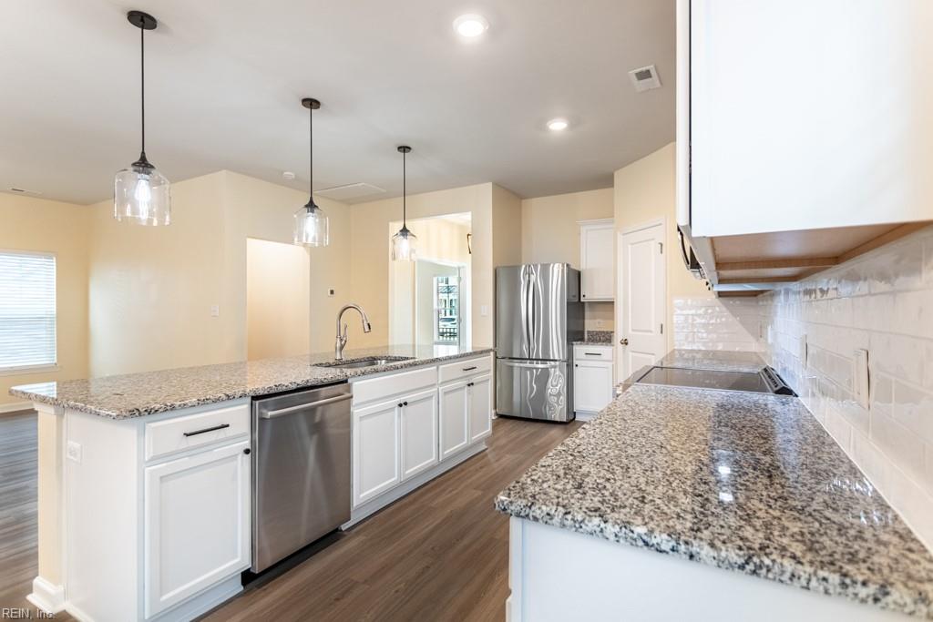 HUNTINGTON POINTE