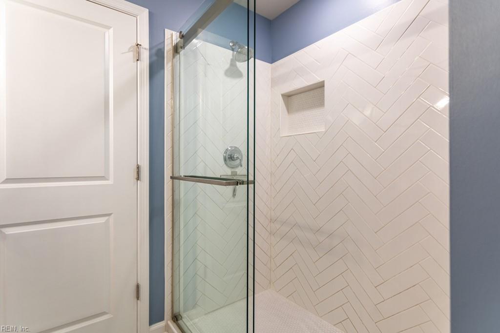 HUNTINGTON POINTE