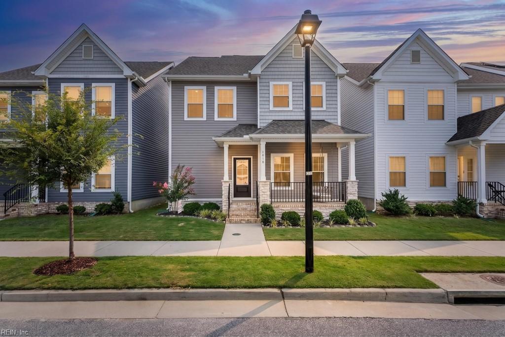 HUNTINGTON POINTE
