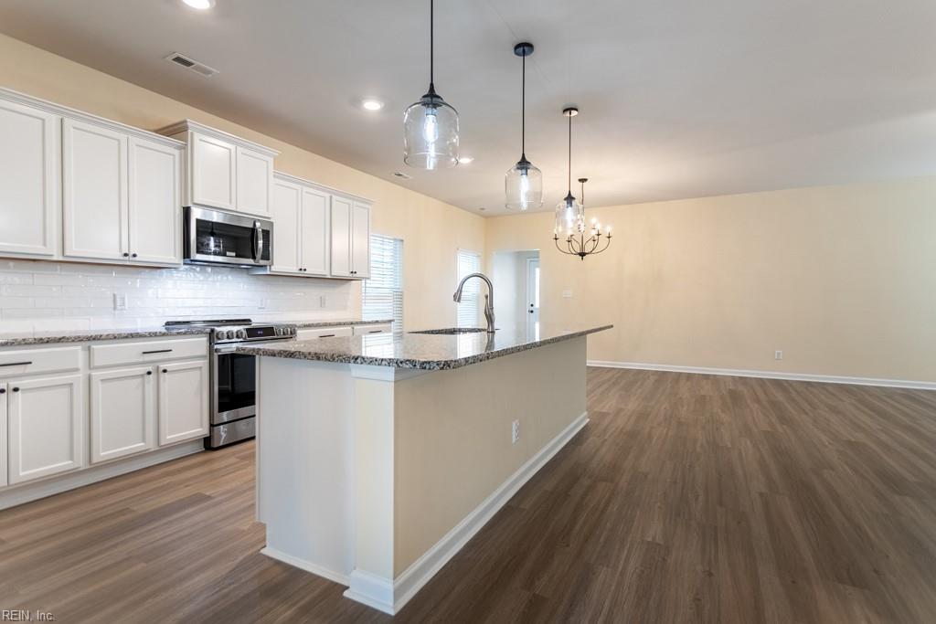 HUNTINGTON POINTE