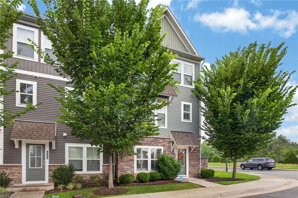 KELTON STATION TOWNHOMES