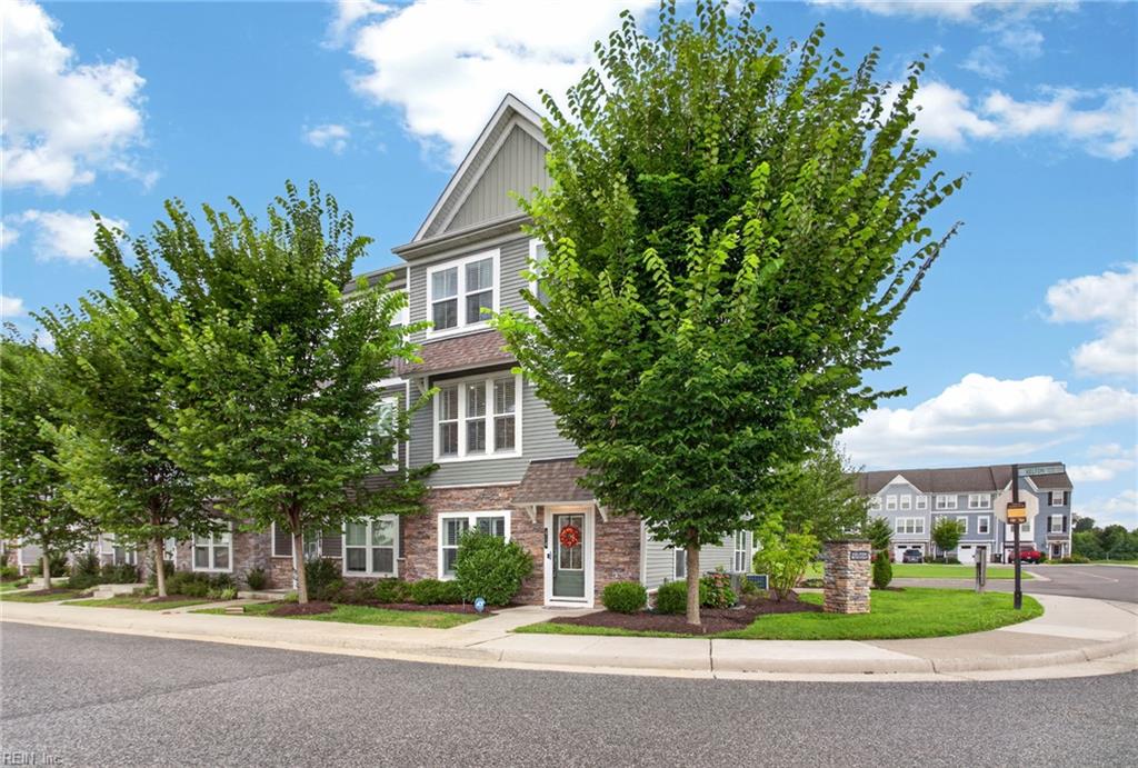 KELTON STATION TOWNHOMES