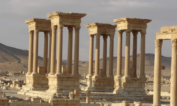 20051220 145953 syria palmyra tetrapylon