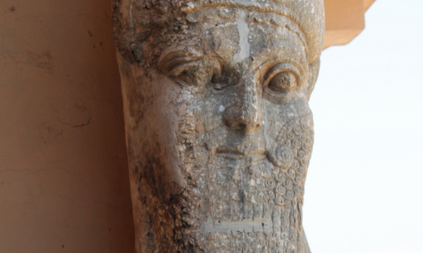 Nimrud doorway to throne room 7 tt