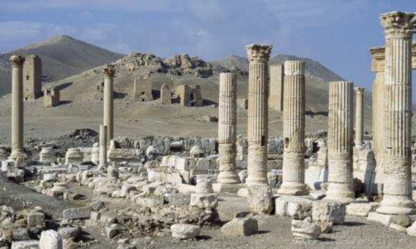 Diocletian s camp and tower tombs palmyra