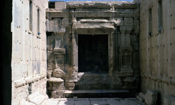 Palmyra163templeinterior