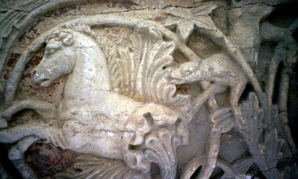 Palmyra159horseemerges