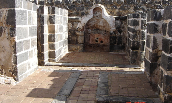 20051218 120532 syria bosra manjak hammam