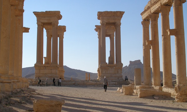 Travellers syria 72 3 tetrapylon in the main street