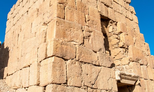 19462709245 c315ec6052 o tomb