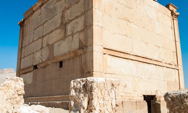 19462758295 8cfd5254e7 o tomb