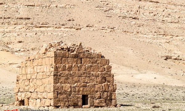 19437209136 93fc602ee1 o tomb