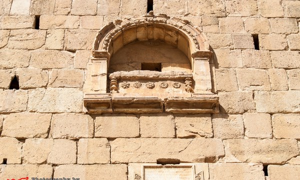 19467590051 04776b724d o tomb