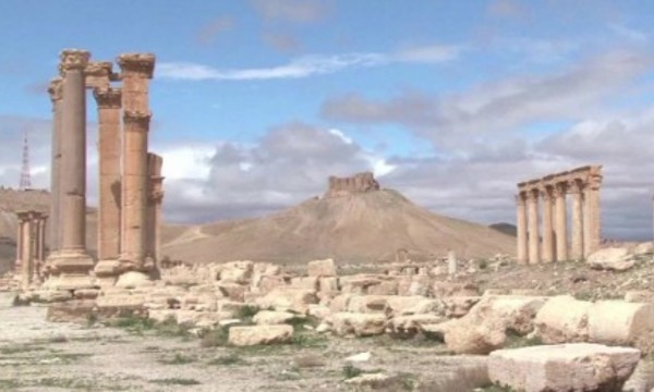 150518040259 pkg elbagir isis threaten palmyra 00020624 large 169