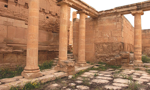 Hatra ruins 2006 3