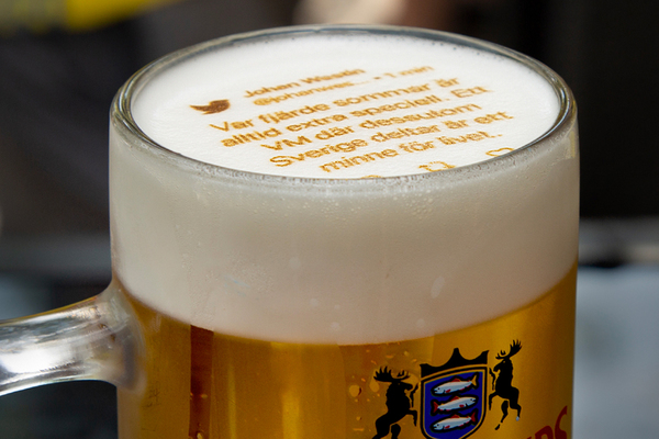 Swedish beer Norrlands Guld imprints foam with the latest World Cup tweets