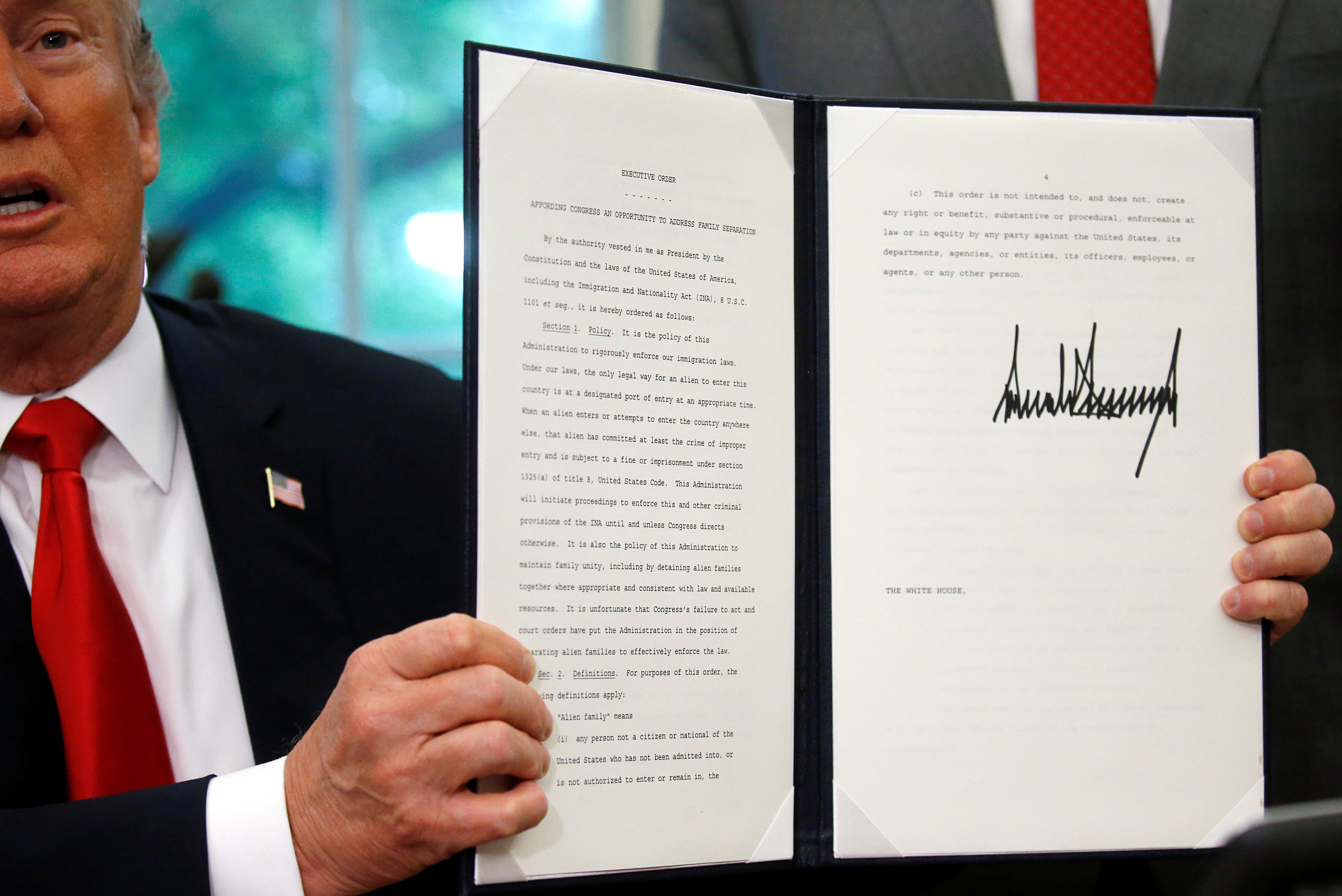 Revue juni 2018 - vrijdag 22 Weekly | Trump