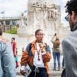 2 👉 Als je maar kijkt, is het slavernijverleden van Amsterdam overal in de stad zichtbaar, blijkt als de Volkskrant meeloopt met de Black Heritage Tour