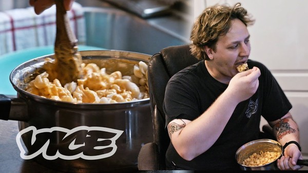 Twenty Year Old Florida Man Explains Why He Has Only Eaten Mac and Cheese for the Past 17 Years