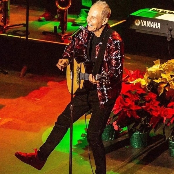 Elmo's song still rocks after 40 years. (photo courtesy of Holiday Express).