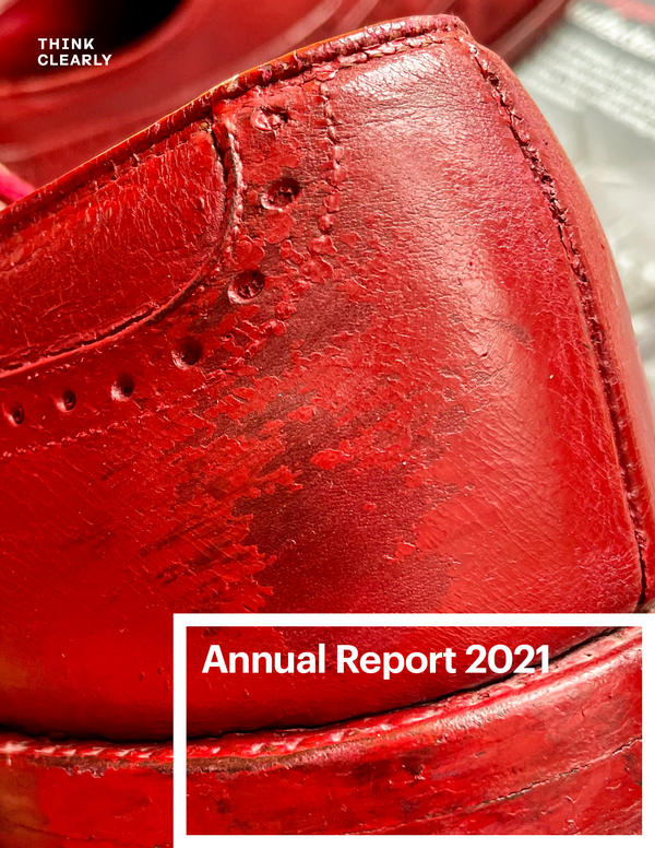 An image of decay, a recurring aesthetic theme. 