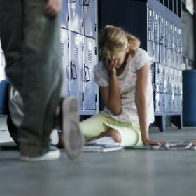 Why criticism lasts longer than praise - BBC Future