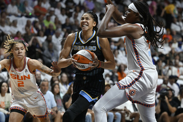 Sky take advantage in semifinals series with 76-72 win over Sun 