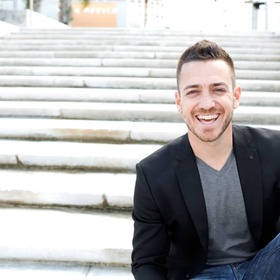 This 38-year-old makes $160,000 per month in passive income—after losing his job: 'I work only 5 hours a week now'